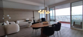 Elegant Marina Apartment